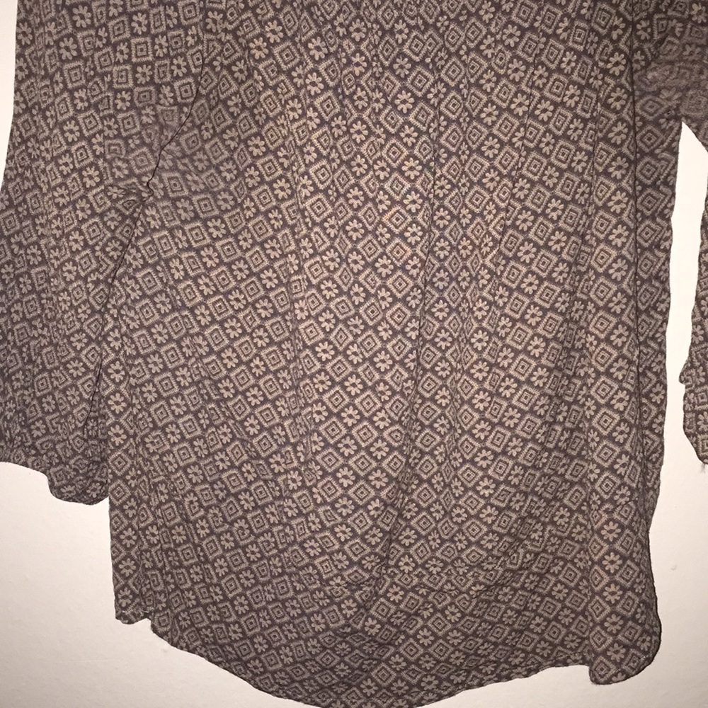 Cute 👚 blouse - Picture 3 of 4